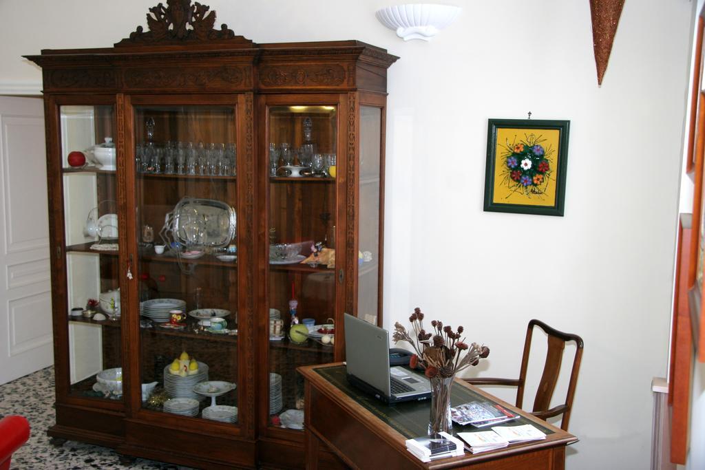 Beb Di Fiore Naples Extérieur photo